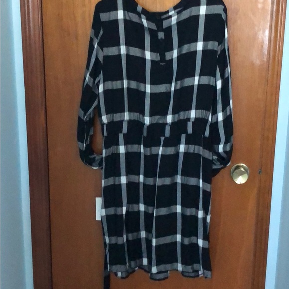 Dress - Picture 3 of 4